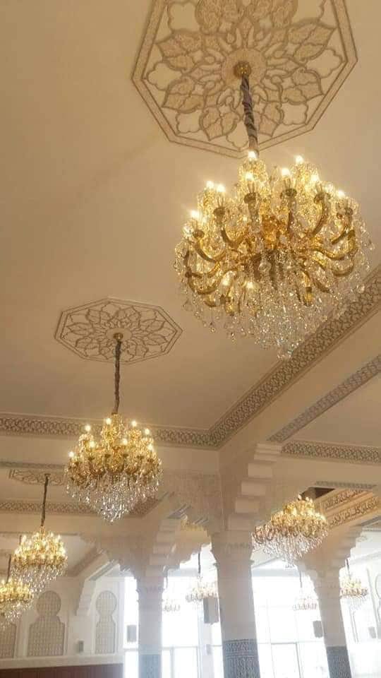 ثريات كريستال للقاعات